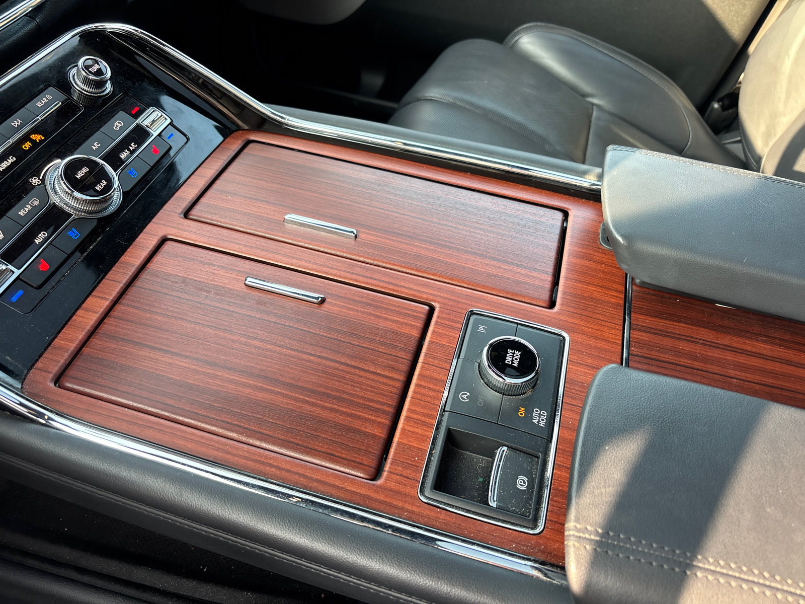 Certified 2023 Lincoln Navigator Reserve AWD/4WD image 23