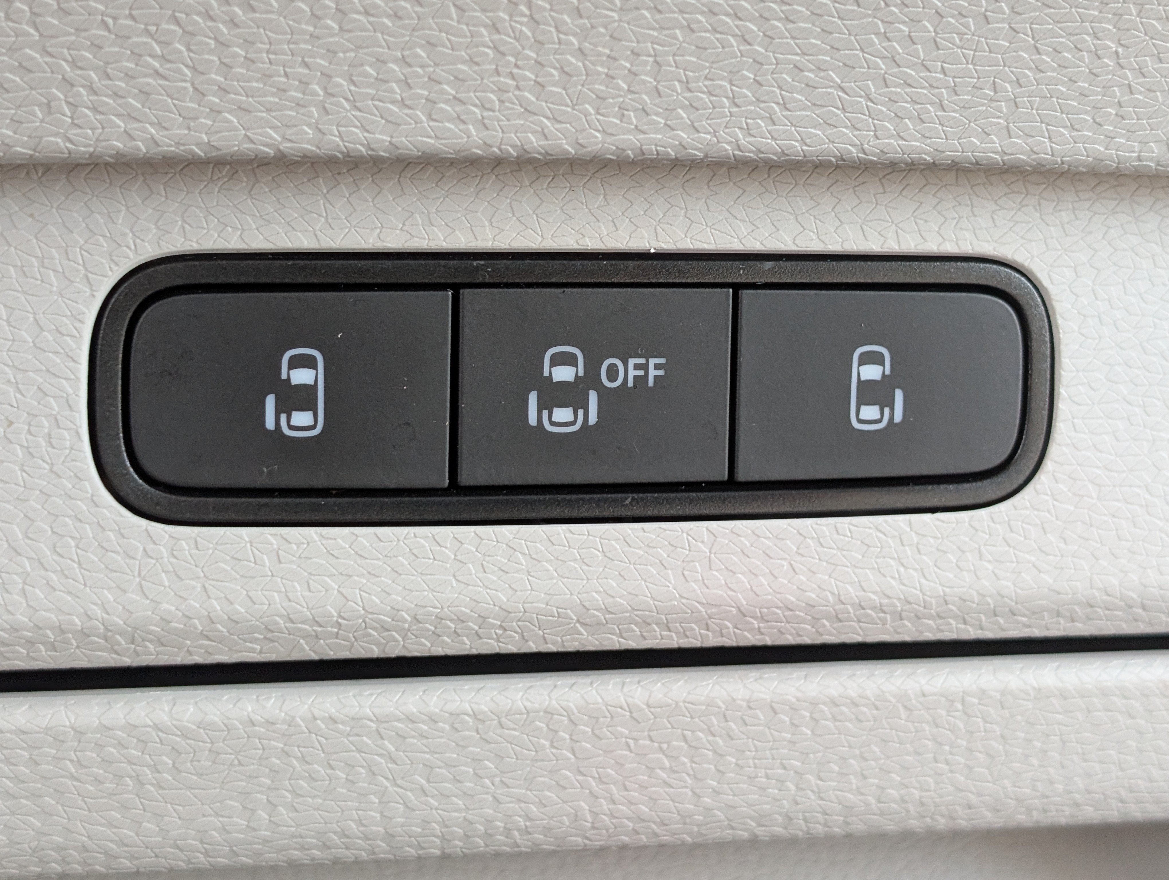 Used 2025 Volkswagen ID. Buzz 1st Edition AWD/4WD image 28