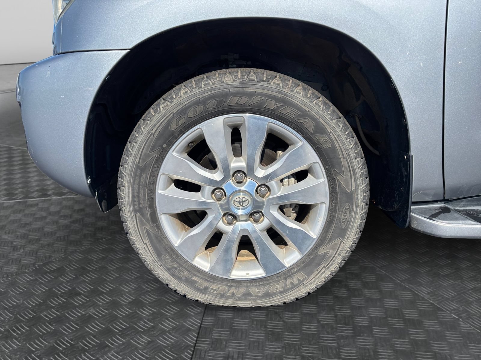 Used 2016 Toyota Sequoia Platinum AWD/4WD image 9