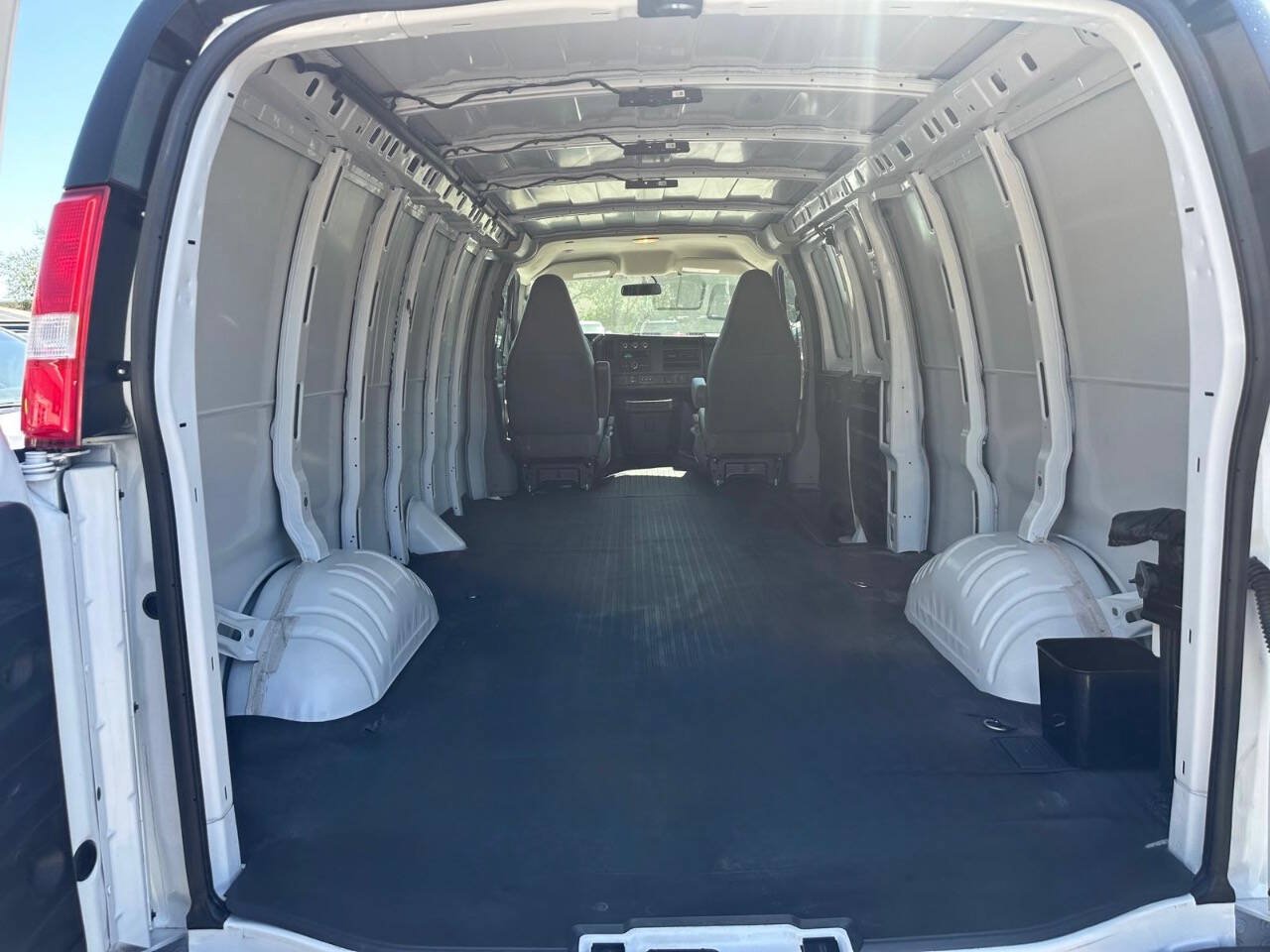 Used 2019 GMC Savana 3500 Extended w/ Driver Convenience Package RWD image 11