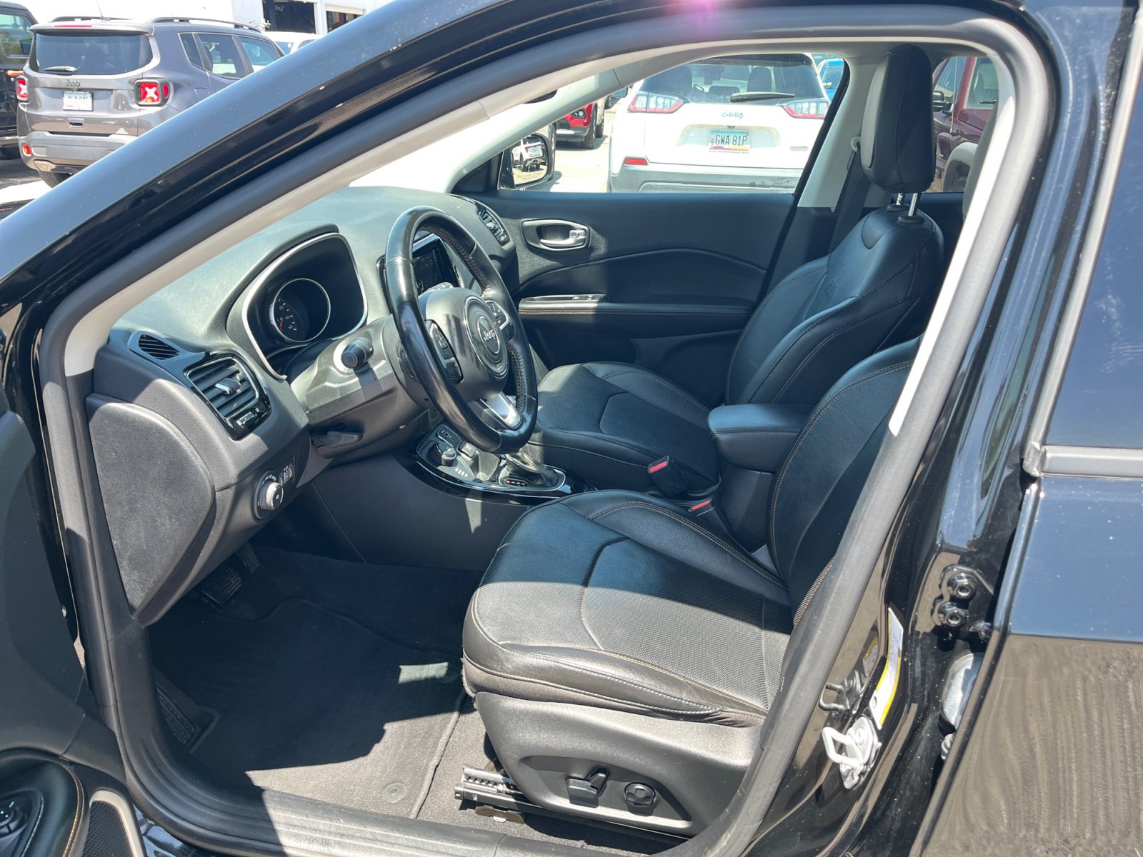Used 2020 Jeep Compass Limited w/ Luxury Seat Group AWD/4WD image 14