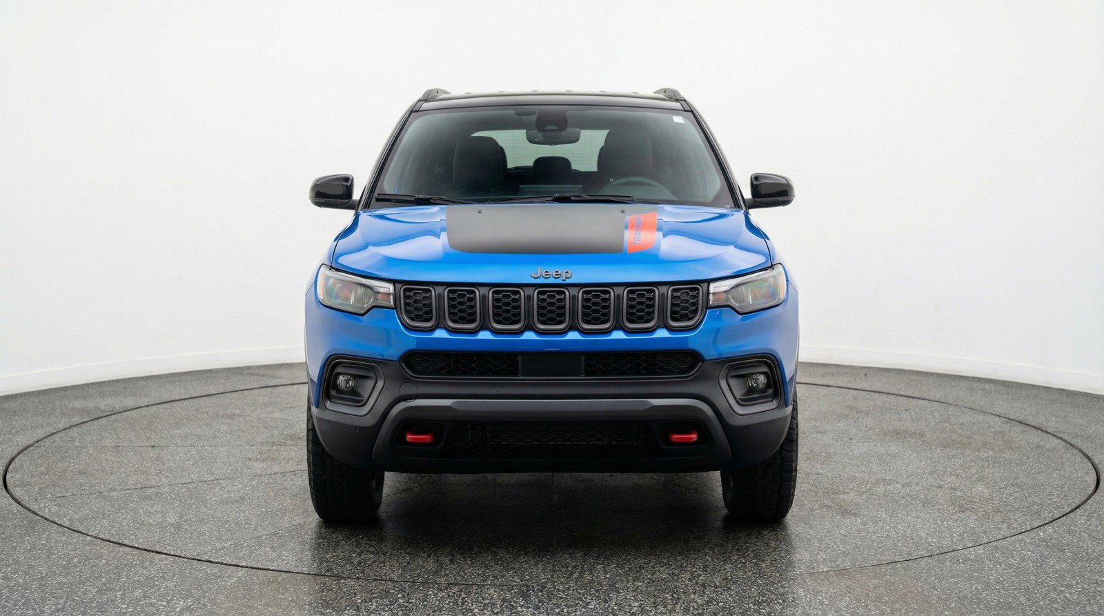 Used 2025 Jeep Compass Trailhawk AWD/4WD image 2