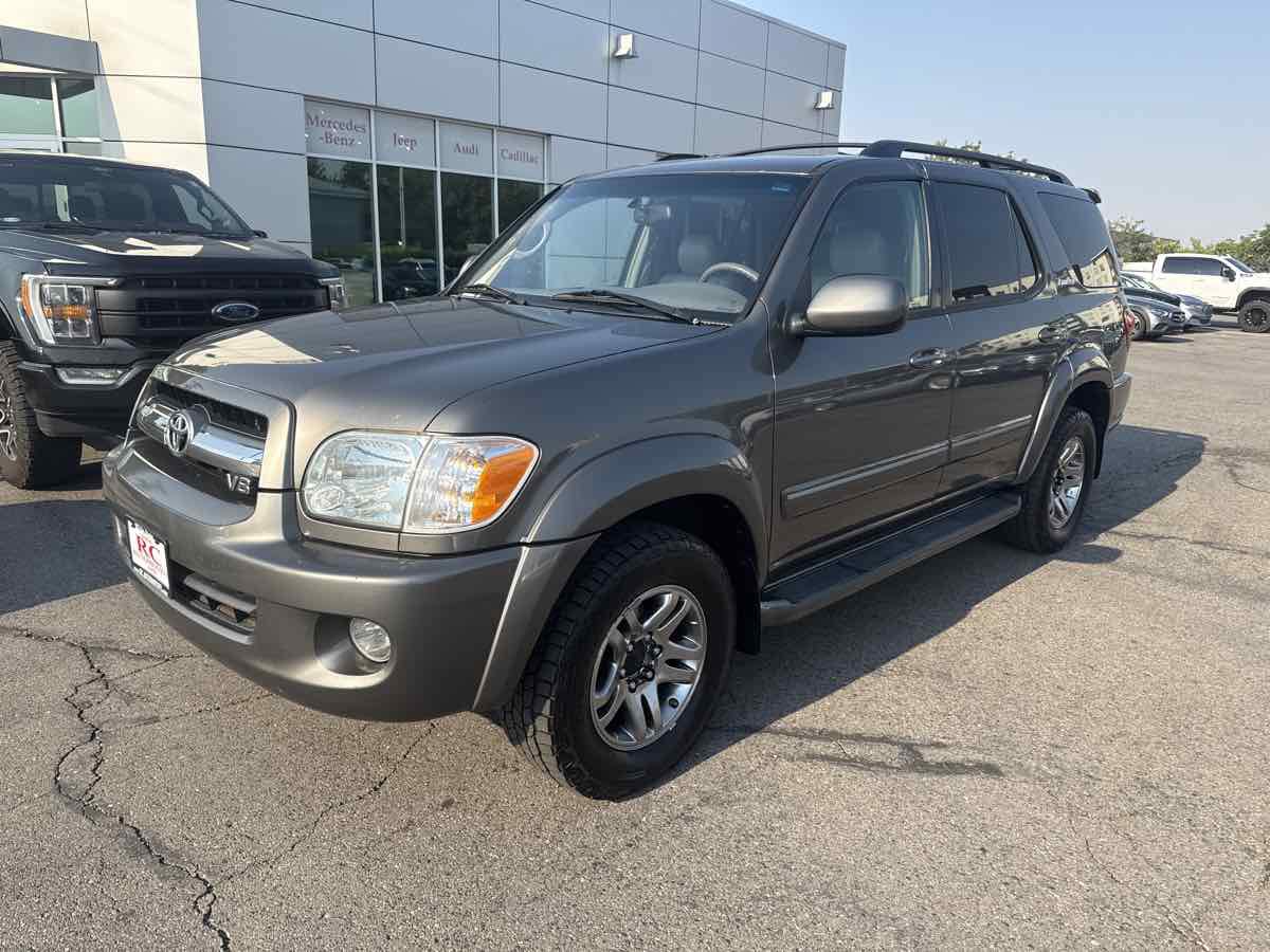 Used 2005 Toyota Sequoia Limited AWD/4WD image 2
