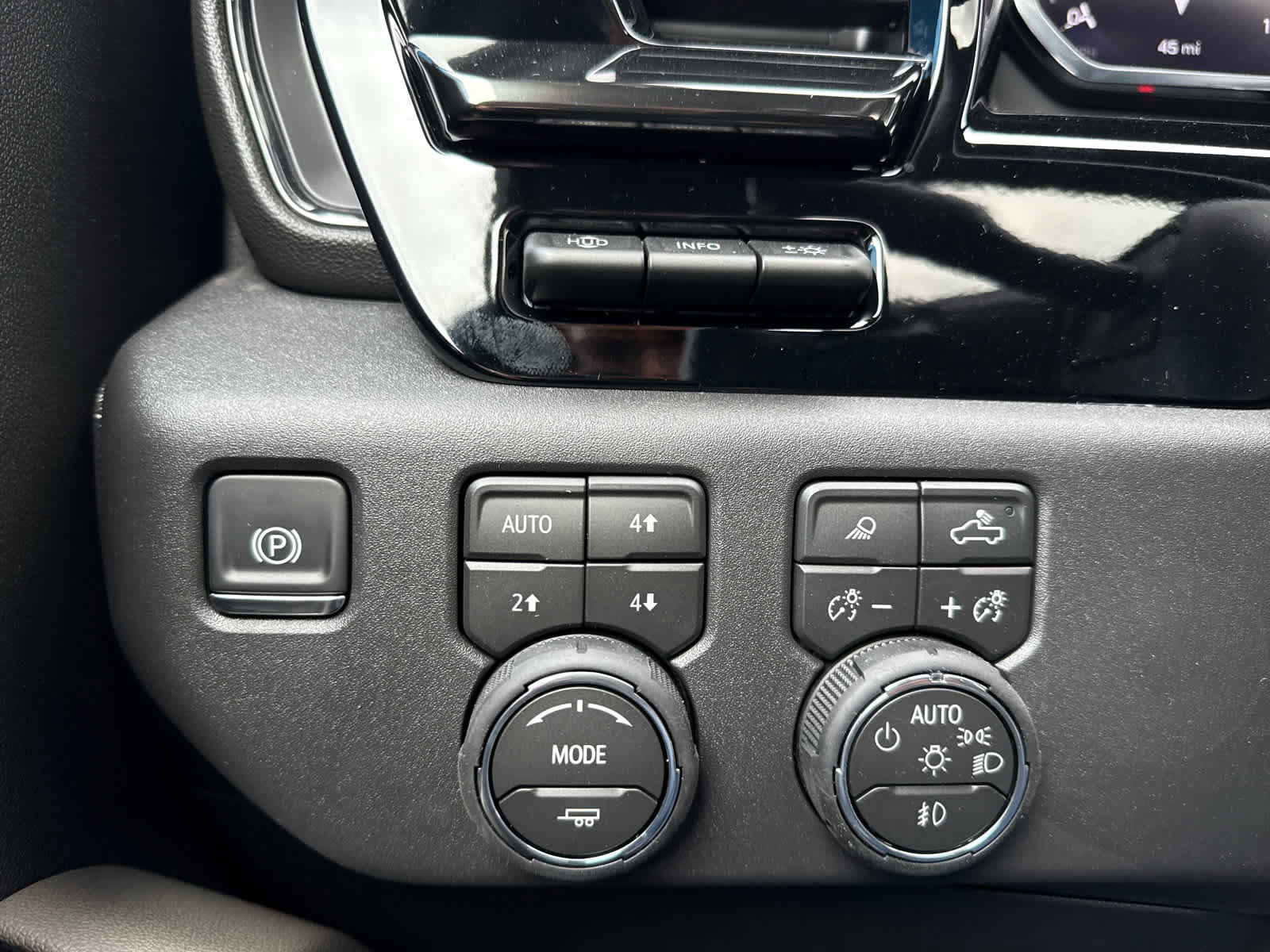 New 2026 Chevrolet Silverado 1500 ZR2 w/ Dark Appearance Package image 25