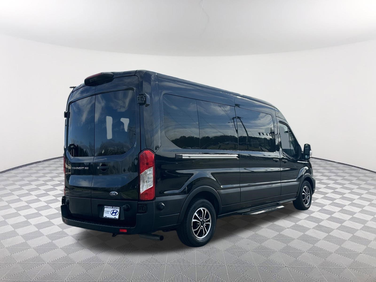 Used 2024 Ford Transit 350 XL image 7