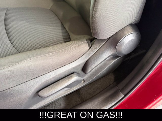 Used 2022 Toyota RAV4 LE AWD/4WD image 25
