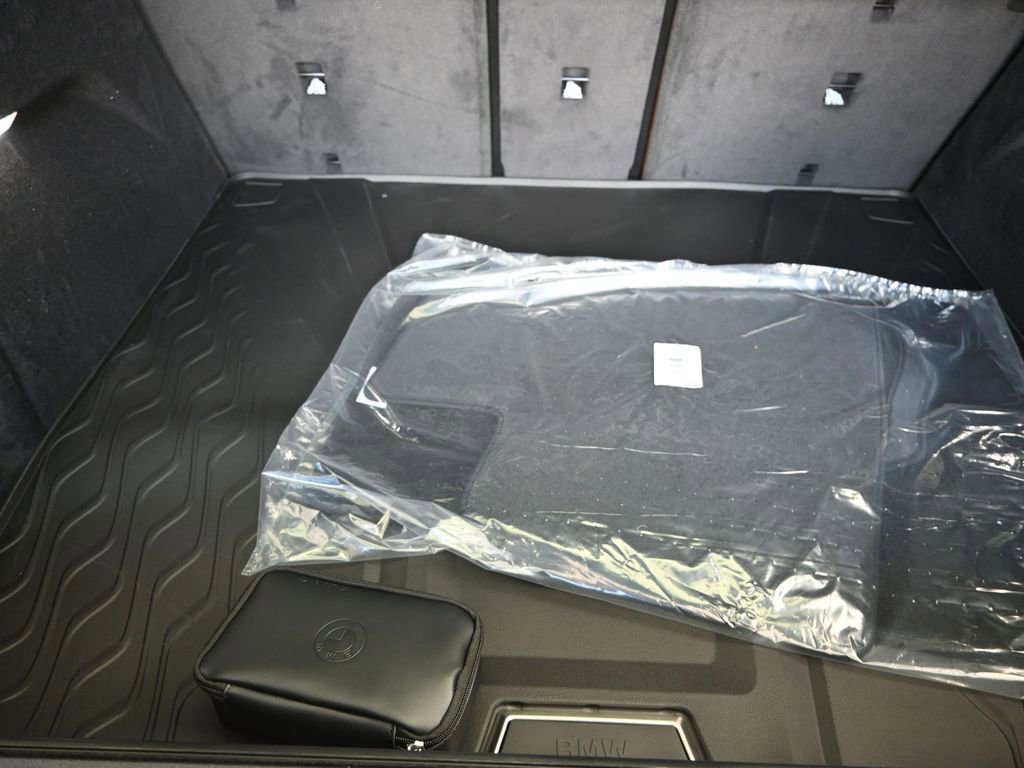 New 2026 BMW X5 M60i image 21