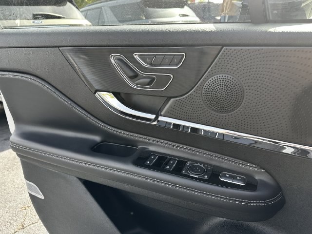Certified 2023 Lincoln Corsair AWD w/ Equipment Group 101A image 31