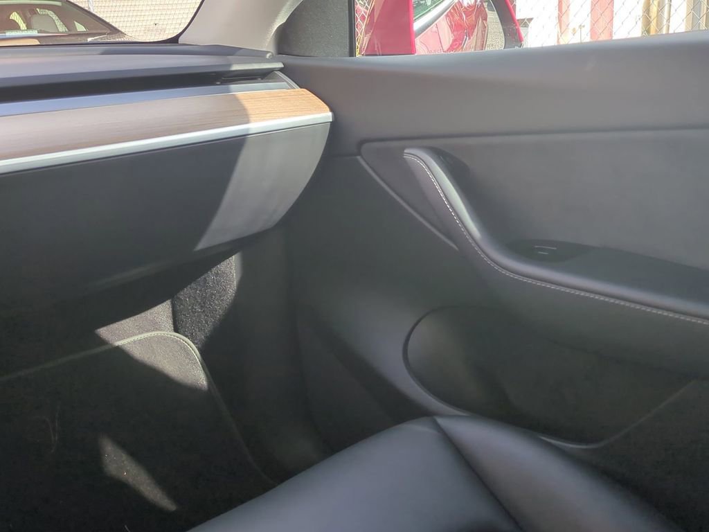 Used 2021 Tesla Model Y Long Range AWD/4WD image 20