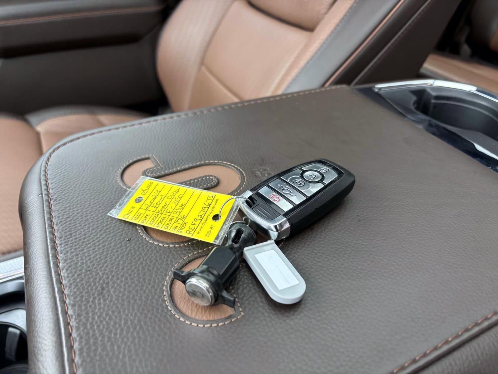 Used 2024 Ford F350 King Ranch w/ FX4 Off-Road Package image 36