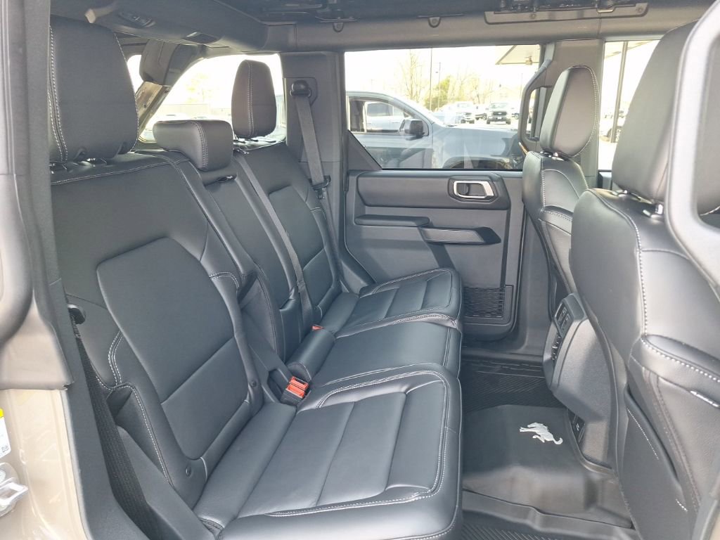 New 2026 Ford Bronco Outer Banks AWD/4WD image 18