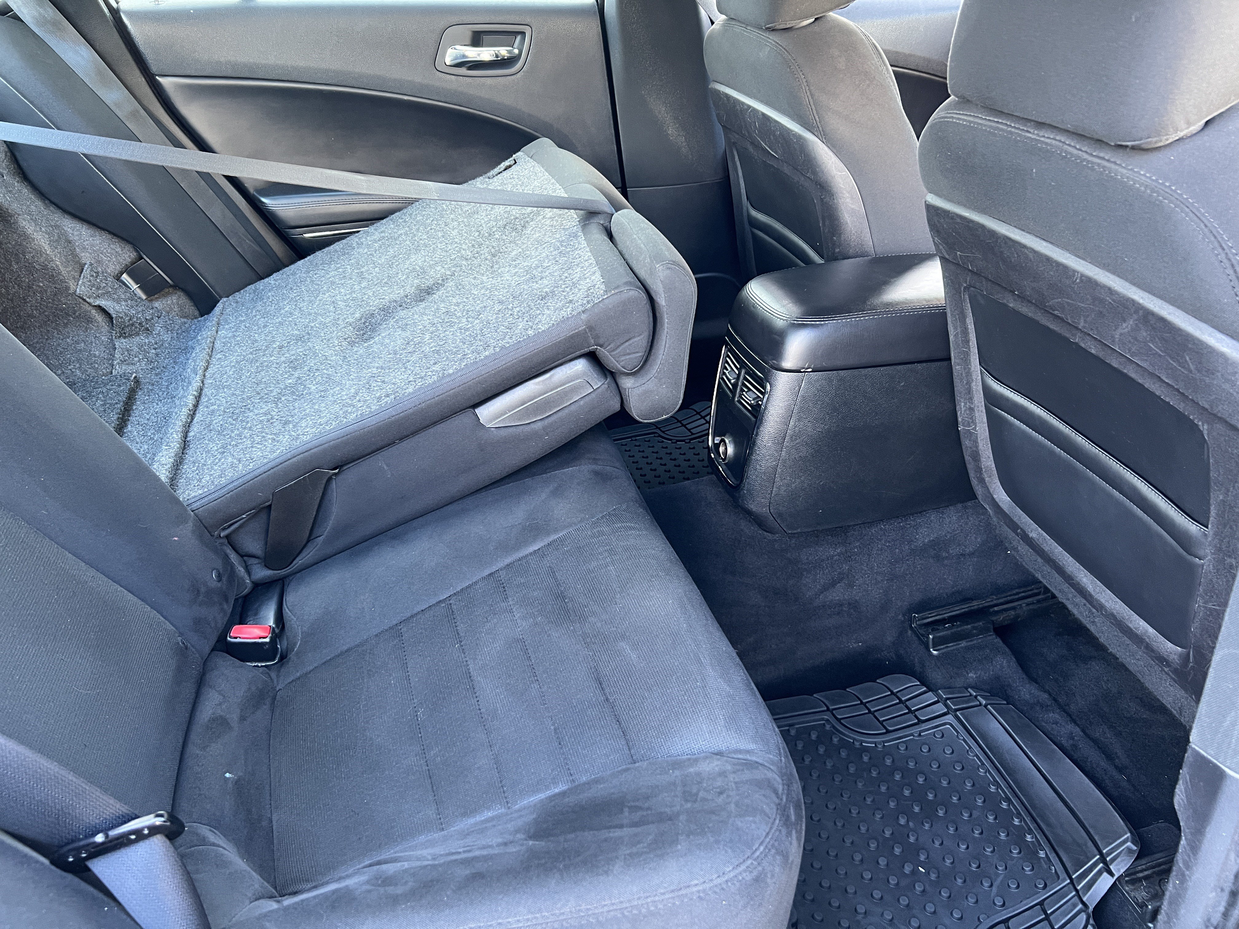 Used 2014 Dodge Charger SE RWD image 18