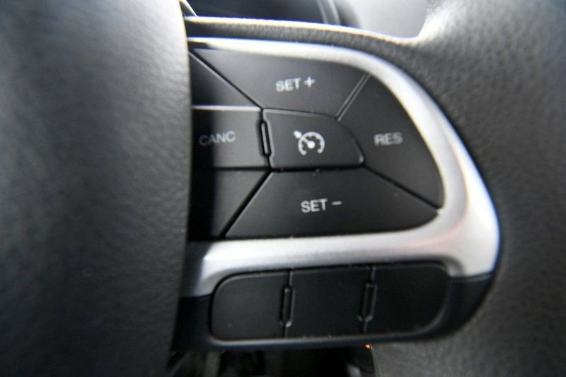 Used 2023 Jeep Renegade Latitude AWD/4WD image 22