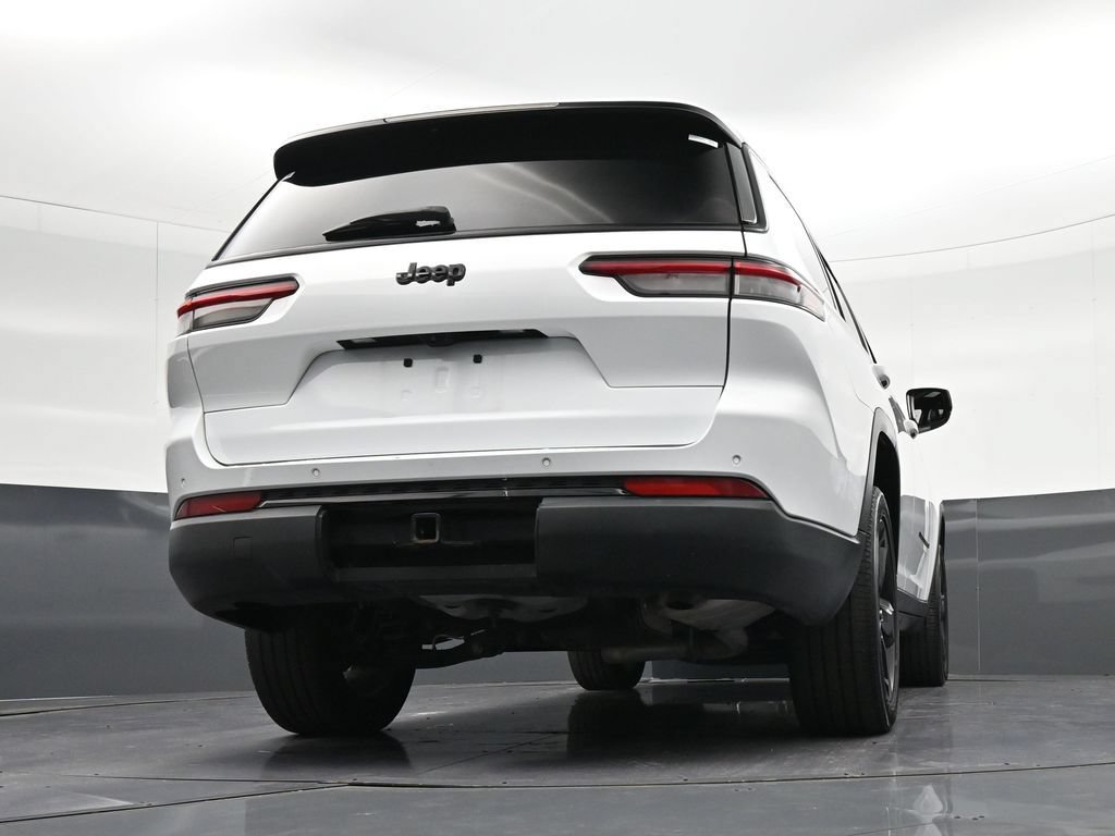 Used 2023 Jeep Grand Cherokee L Laredo RWD image 28