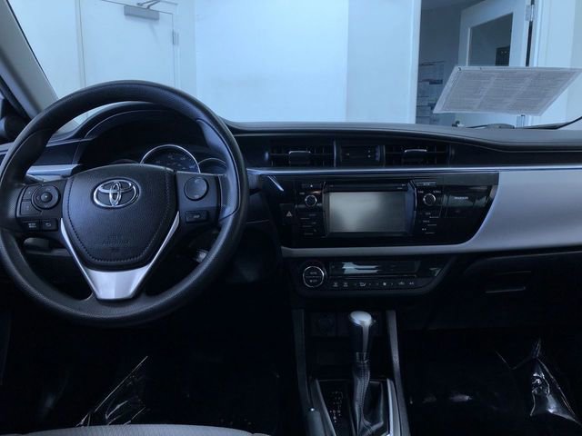 Used 2015 Toyota Corolla LE image 18
