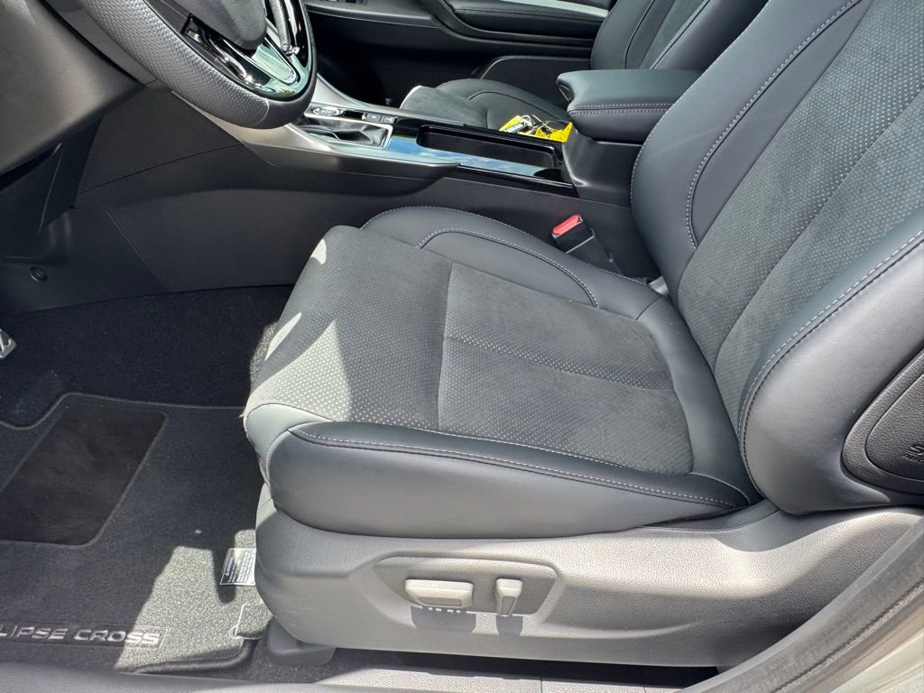 New 2025 Mitsubishi Eclipse Cross Black Edition image 29