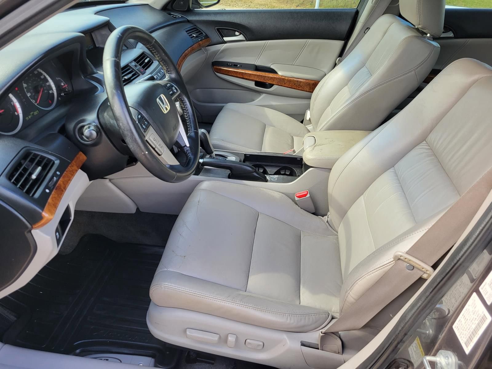 Used 2011 Honda Accord EX-L image 22