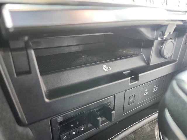 Used 2022 Nissan Armada Platinum w/ Captain's Chairs Package image 33