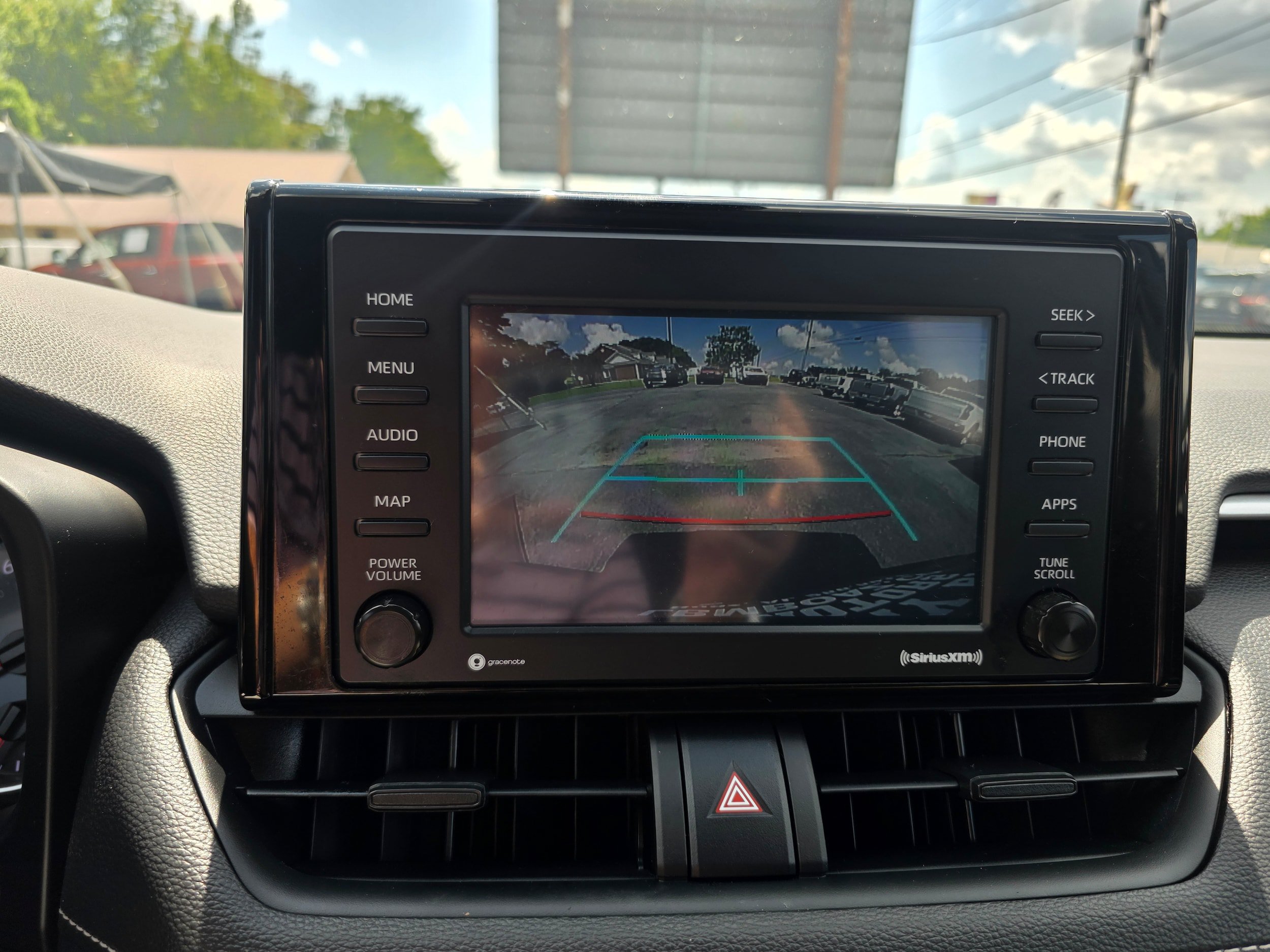 Used 2022 Toyota RAV4 LE w/ Carpet Mat Package (TMS) AWD/4WD image 12