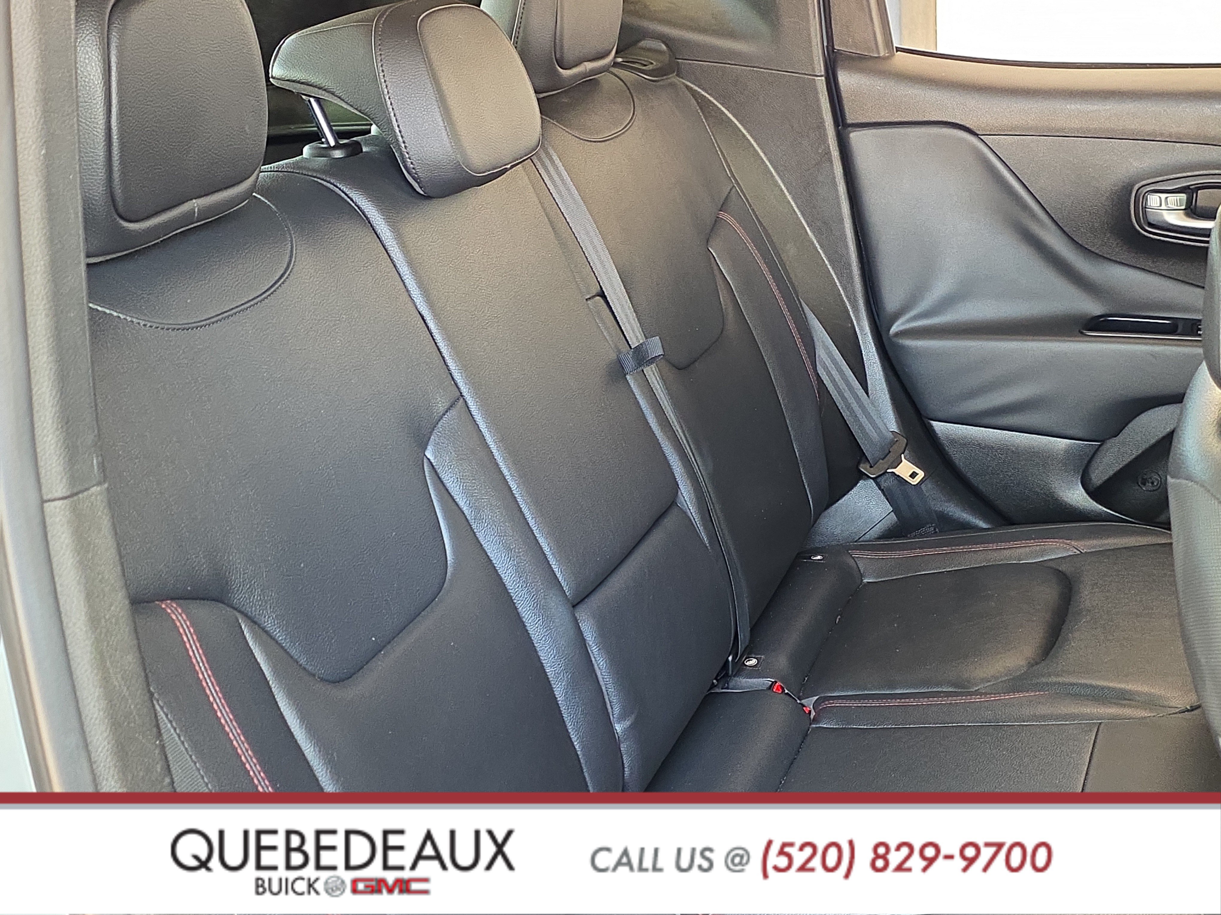 Used 2018 Jeep Renegade Trailhawk AWD/4WD image 25