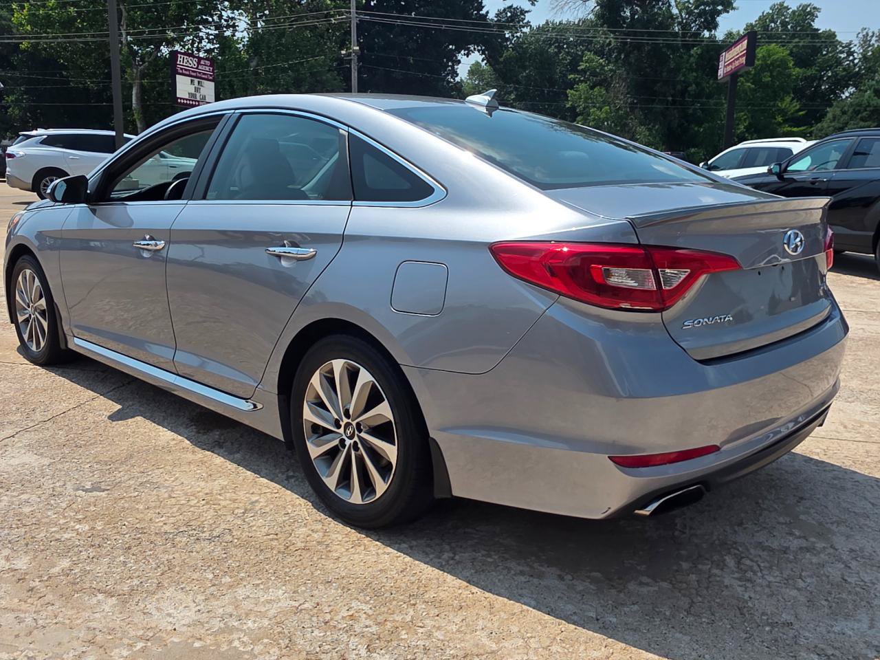 Used 2016 Hyundai Sonata Sport w/ Option Group 03 FWD image 16