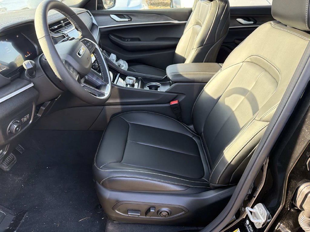 Used 2025 Jeep Grand Cherokee L Limited w/ MOPAR Finishing Package AWD/4WD image 23