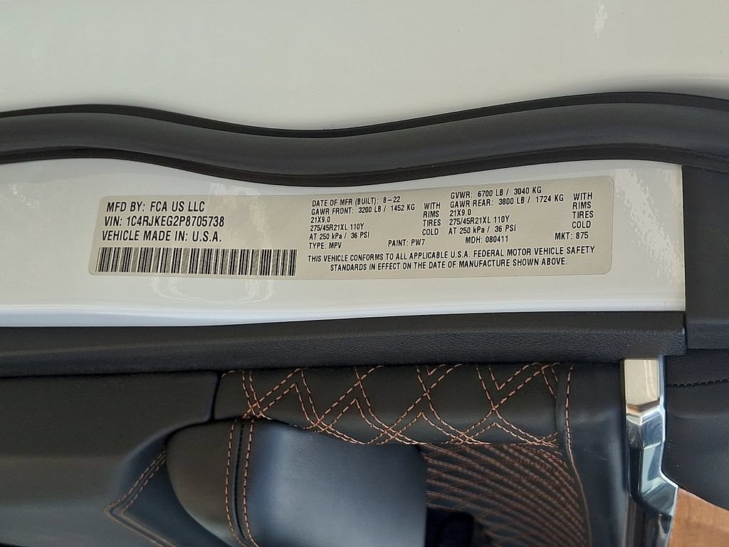 Used 2023 Jeep Grand Cherokee L Summit AWD/4WD image 29