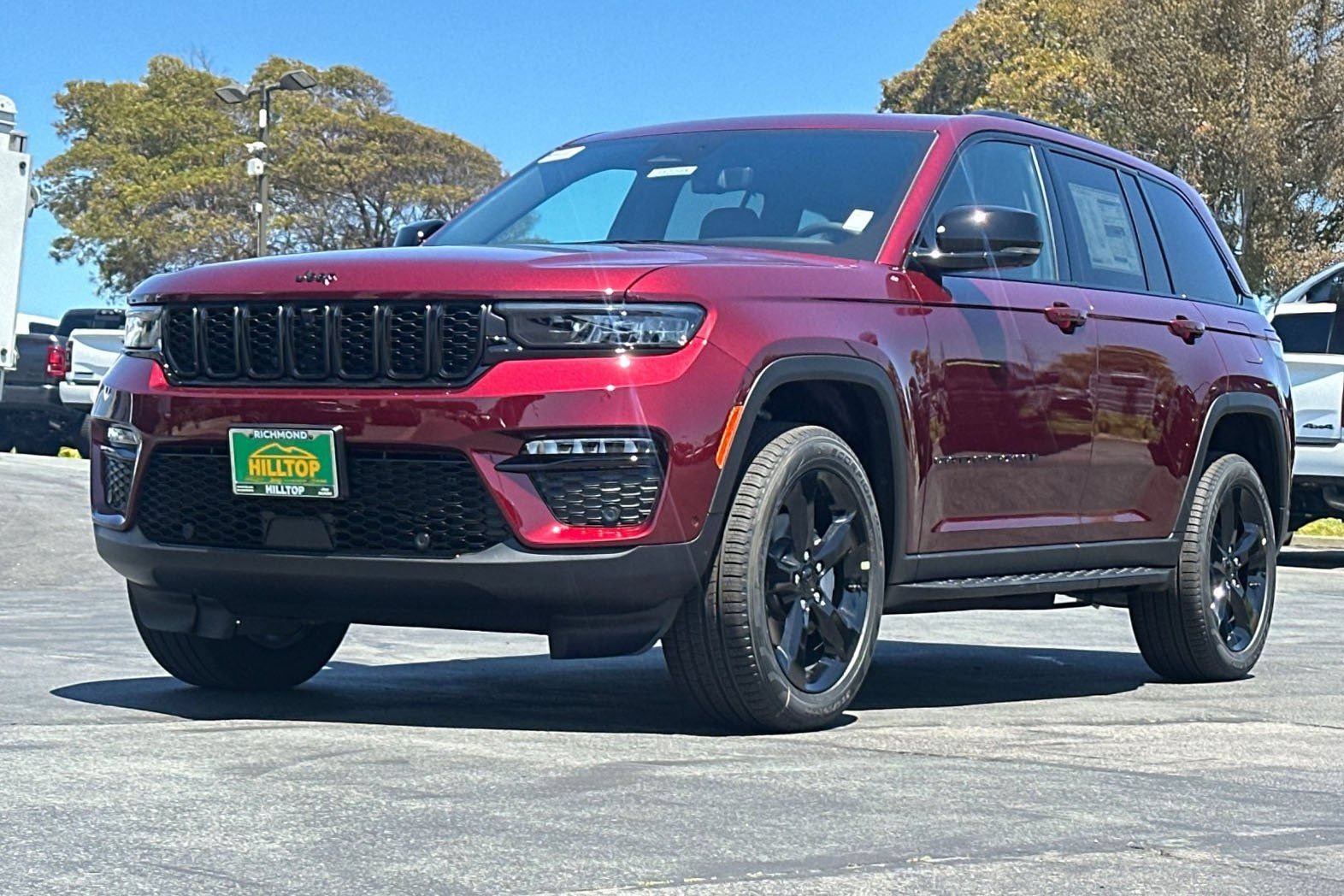 New 2025 Jeep Grand Cherokee Limited w/ Luxury Tech Group II AWD/4WD image 32