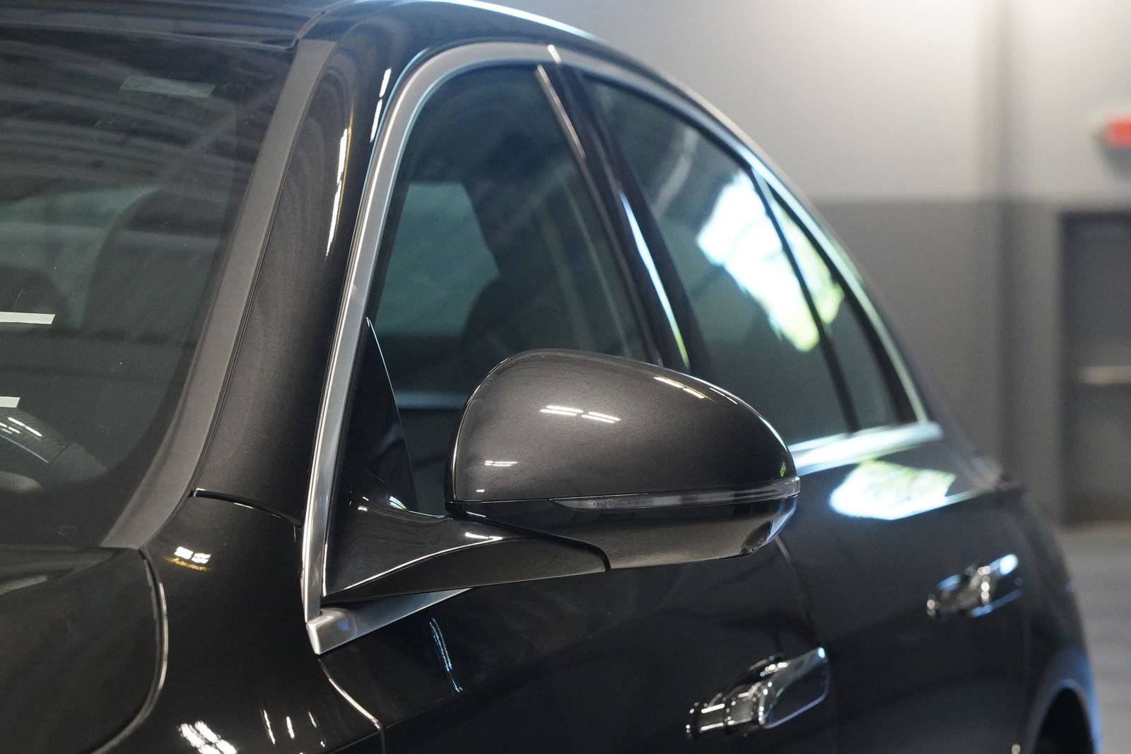 New 2026 Mercedes-Benz E 53 AMG e 4MATIC Sedan image 9