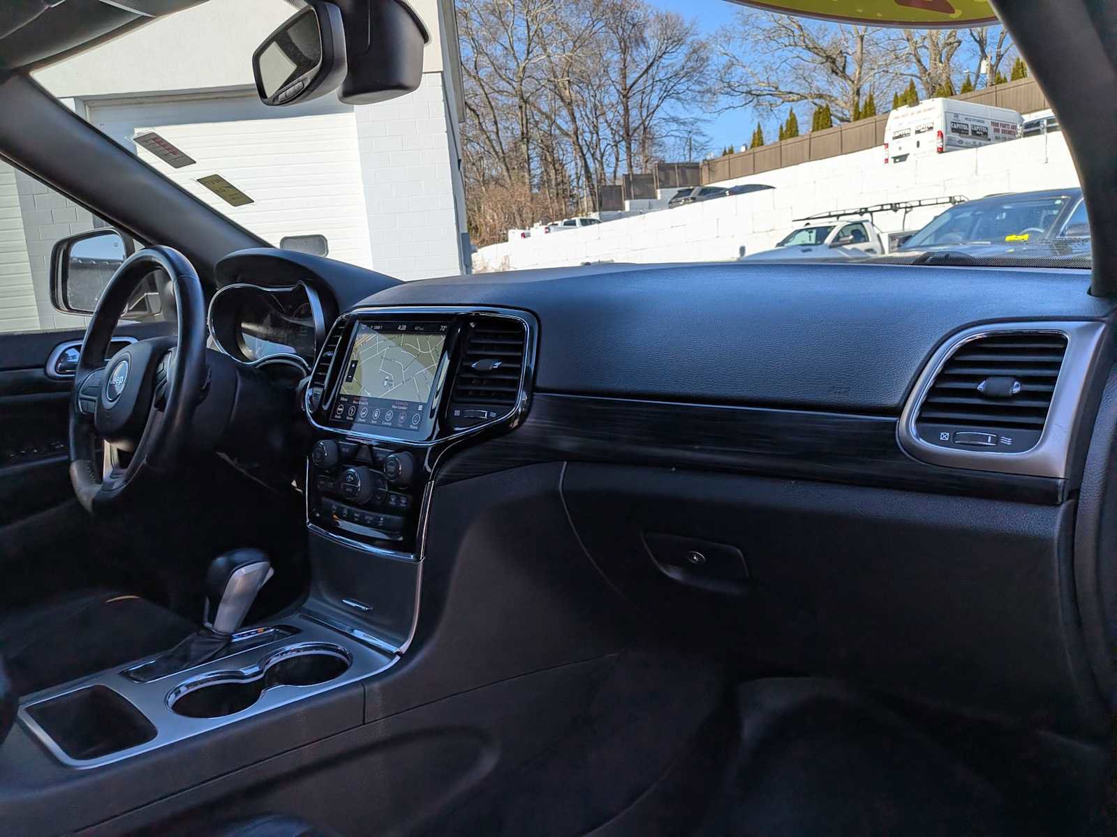 Used 2019 Jeep Grand Cherokee Altitude AWD/4WD image 24