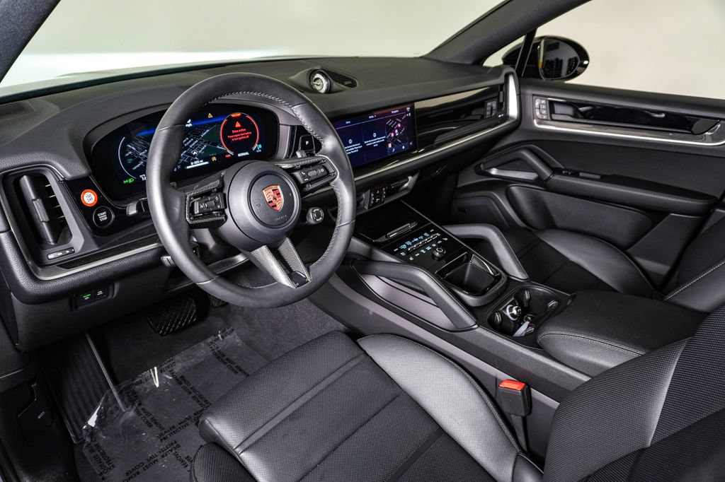 Certified 2026 Porsche Cayenne Coupe AWD/4WD image 4