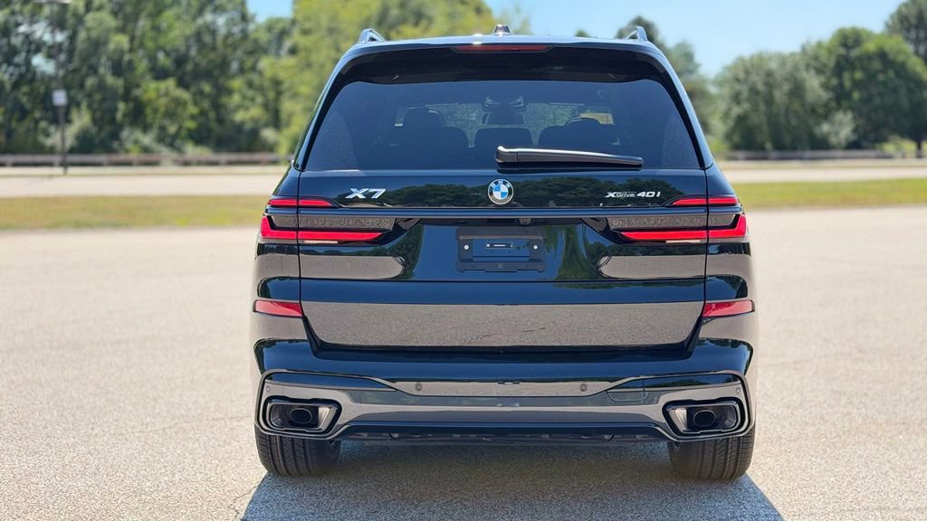 New 2027 BMW X7 xDrive40i w/ M Sport Package AWD/4WD image 5