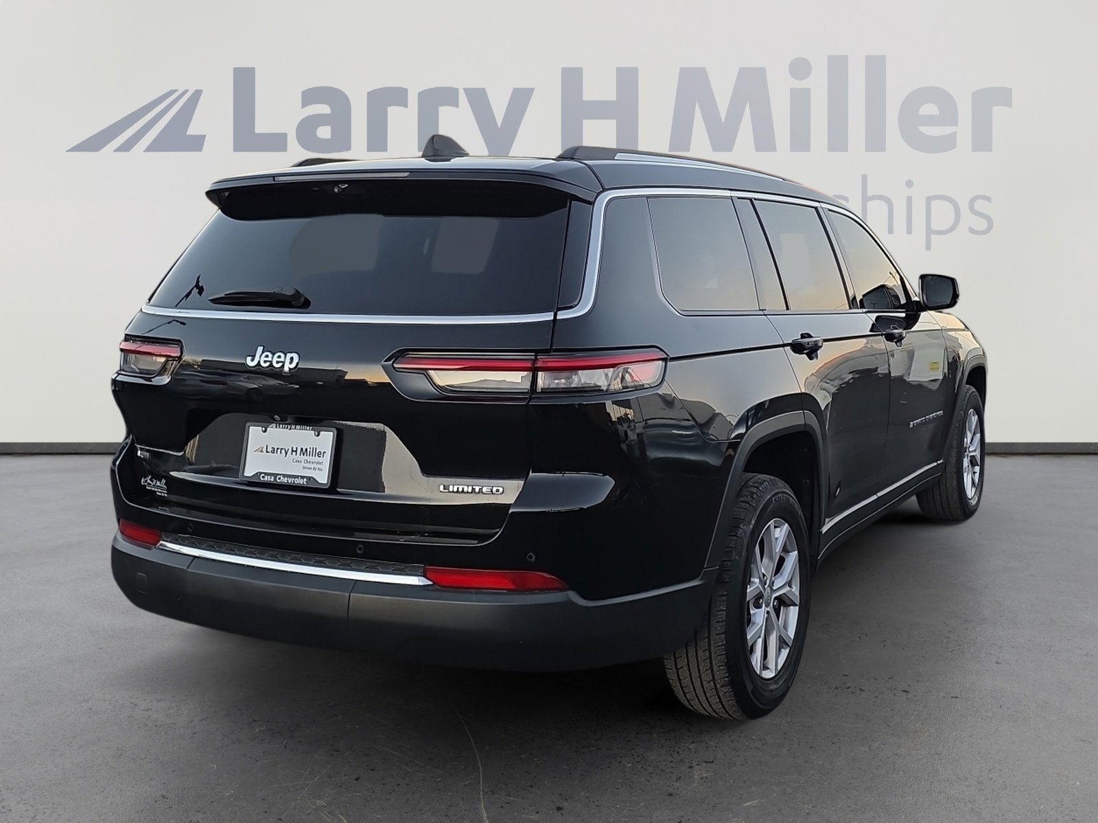 Used 2022 Jeep Grand Cherokee L Limited w/ Luxury Tech Group II image 5