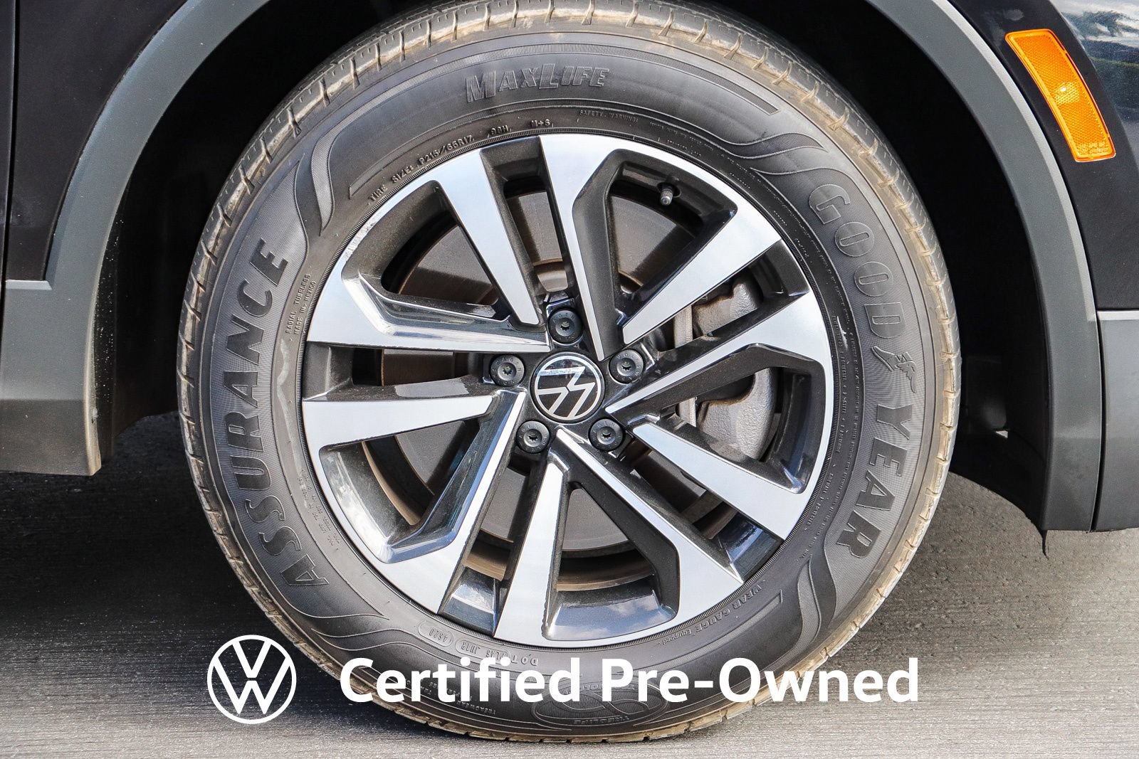 Used 2023 Volkswagen Tiguan S FWD image 12