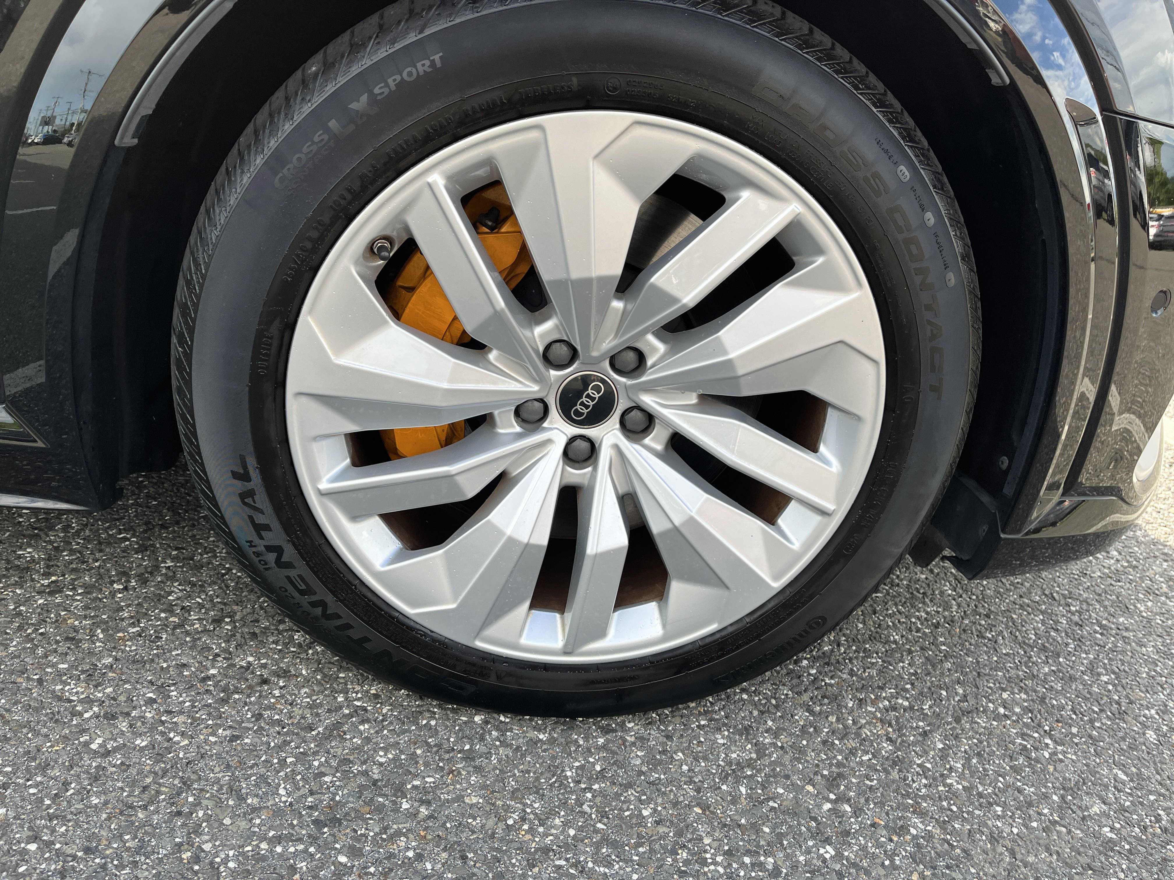 Certified 2022 Audi e-tron S Premium Plus image 9