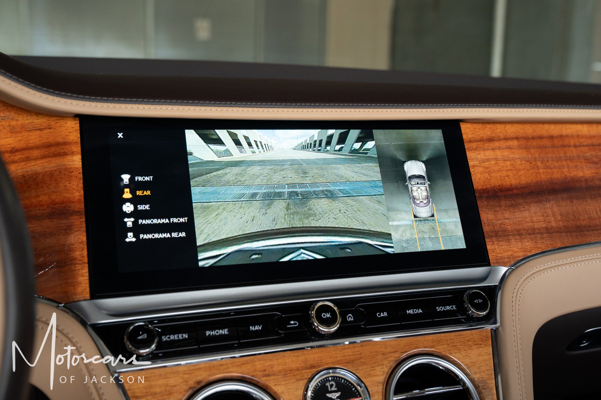 Used 2021 Bentley Continental GT V8 image 27