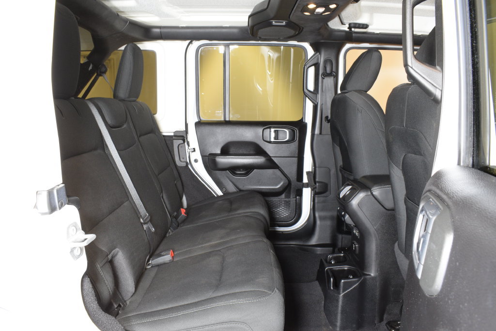 Used 2020 Jeep Wrangler Unlimited Sahara w/ Uconnect 4C Nav & Sound Group AWD/4WD image 29