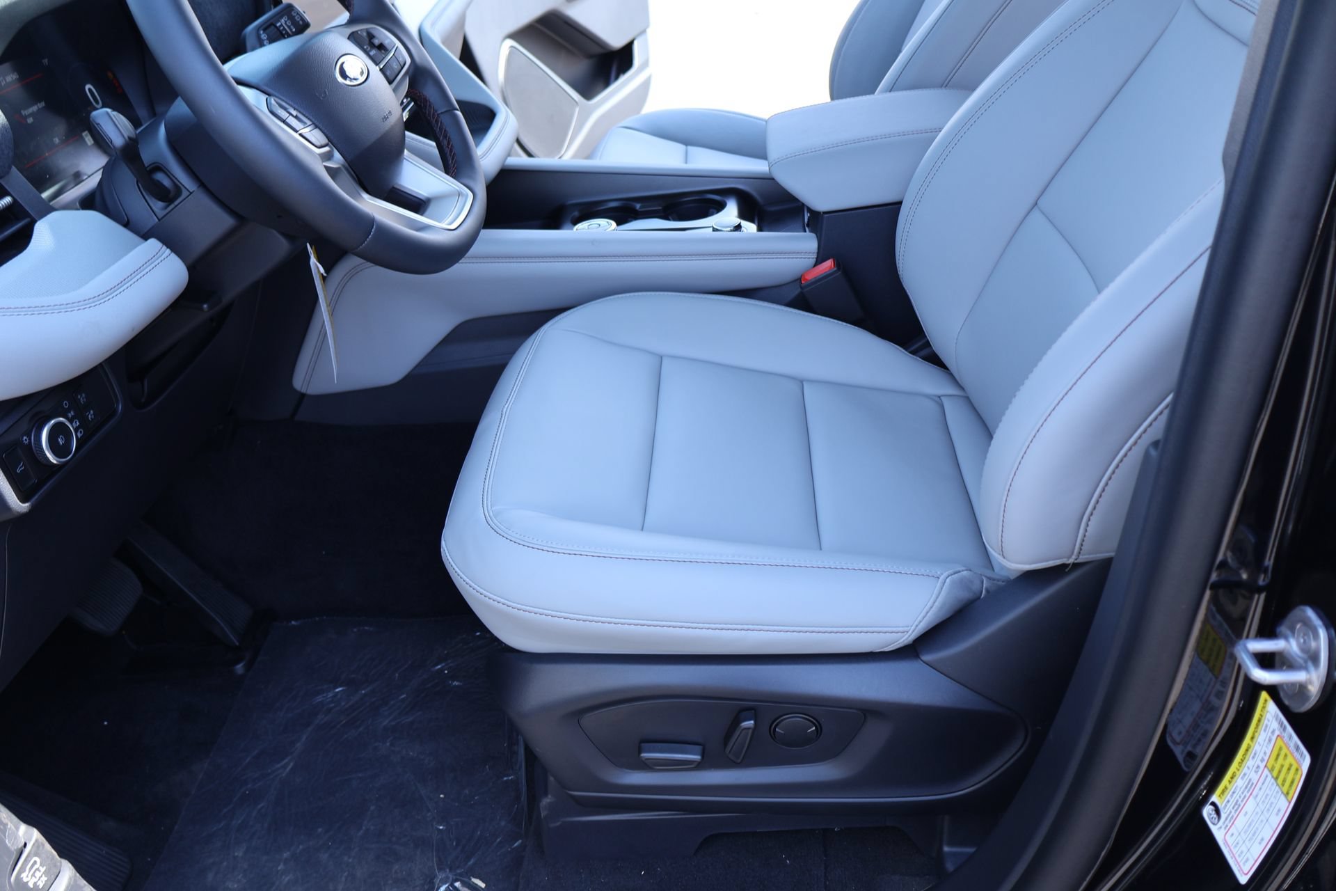 New 2026 Ford Explorer Active w/ Active Comfort Package RWD image 12