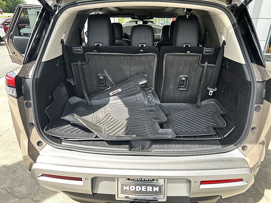 Certified 2023 Nissan Pathfinder Platinum AWD/4WD image 23