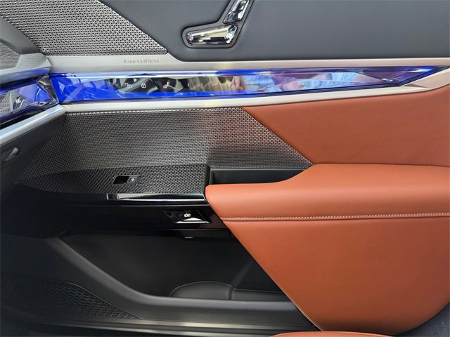 Certified 2026 BMW 750e xDrive 750e xDrive w/ Executive Package image 31