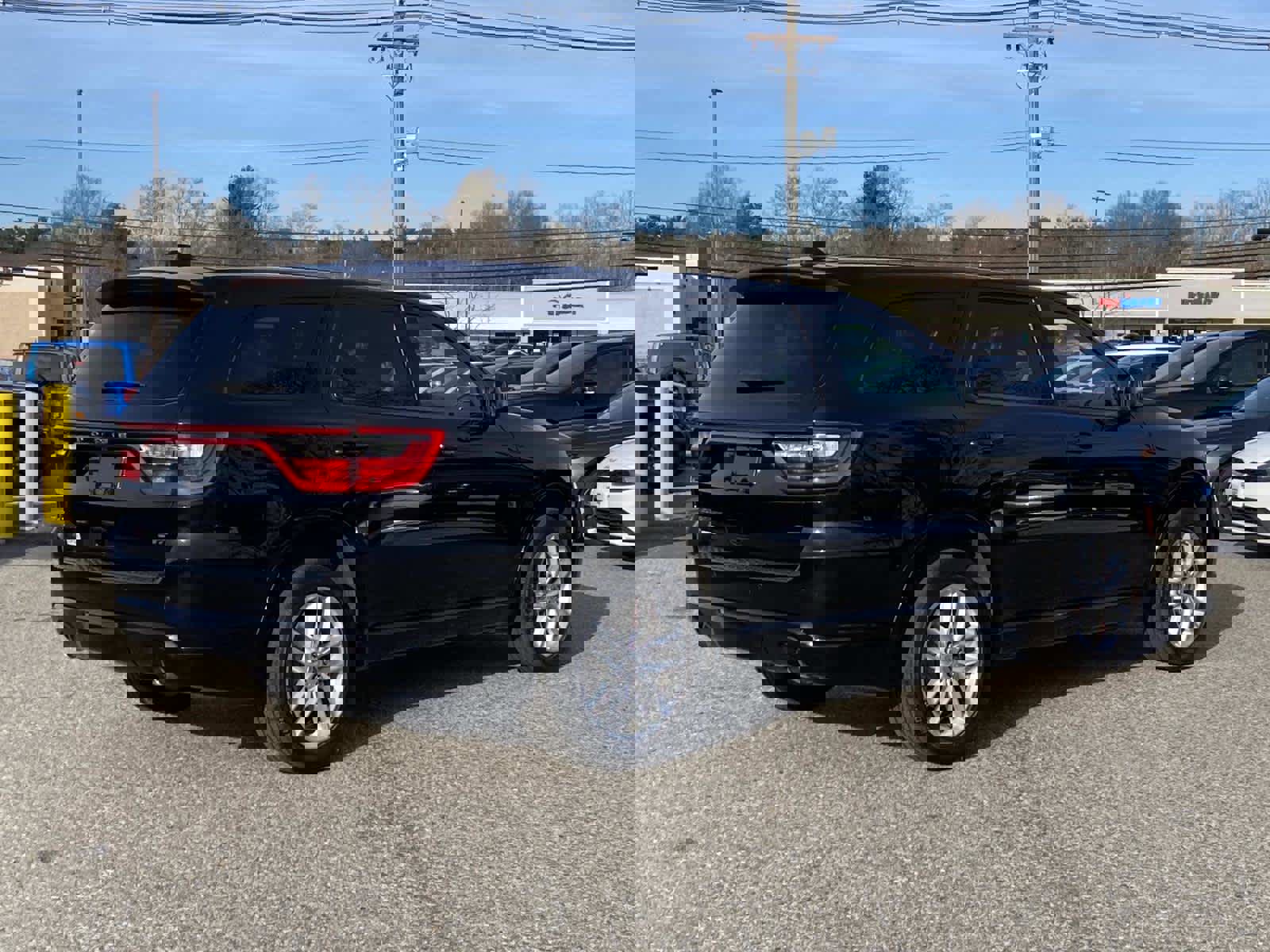 Used 2023 Dodge Durango GT image 3