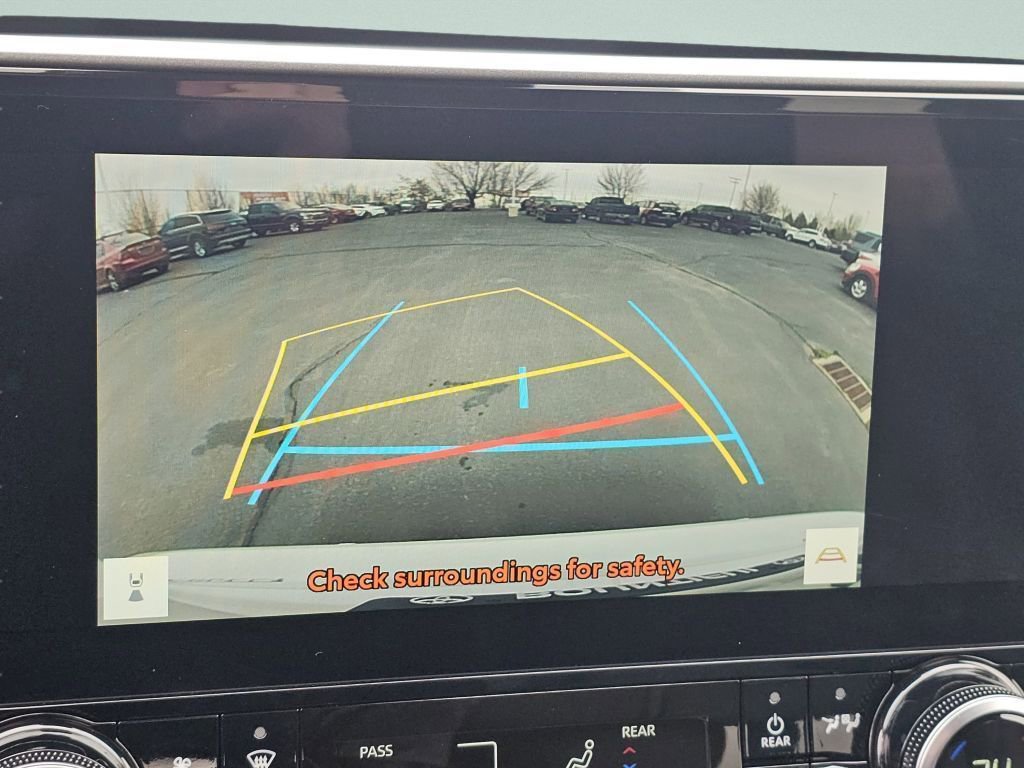 Used 2025 Toyota Highlander Limited image 11