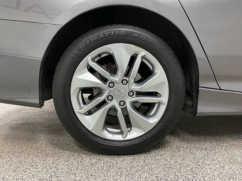 Used 2018 Honda Accord LX image 29