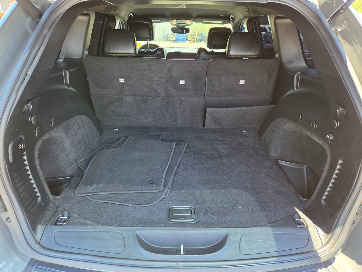 Used 2020 Jeep Grand Cherokee Altitude RWD image 14