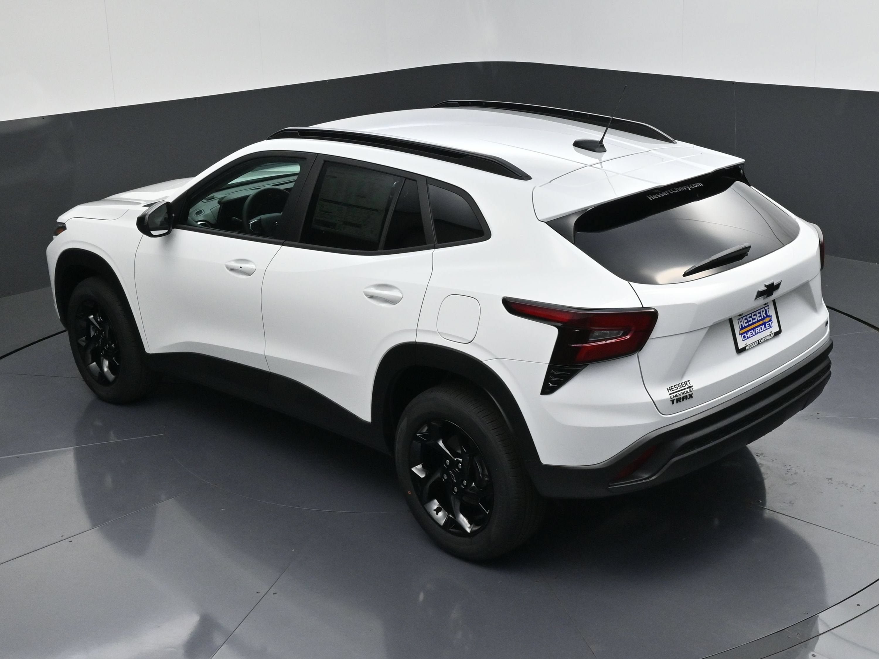New 2026 Chevrolet Trax RS w/ Sunroof Package FWD image 45