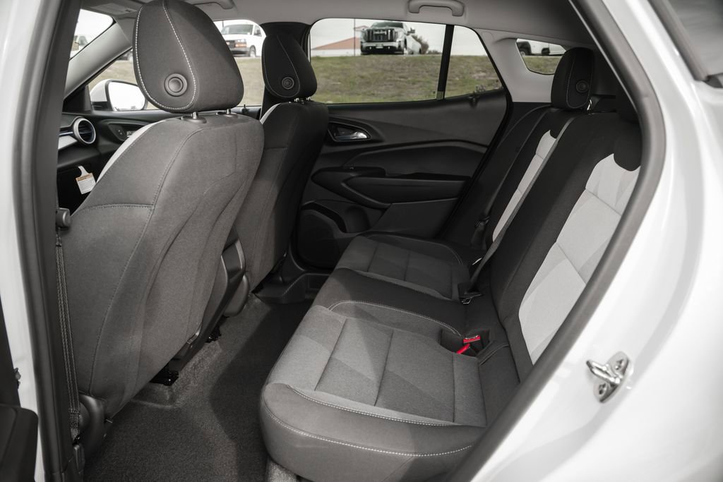 New 2026 Chevrolet Trax LS w/ LS Convenience Package FWD image 28
