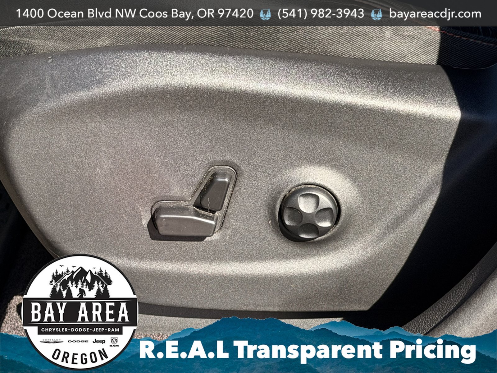 Used 2016 Jeep Cherokee Trailhawk w/ Leather Interior Group AWD/4WD image 14
