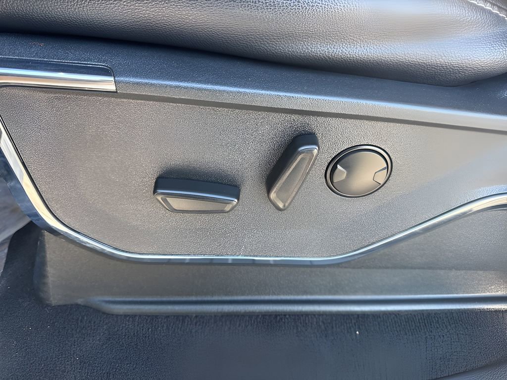 Used 2023 Ford F250 Lariat w/ Chrome Package image 10