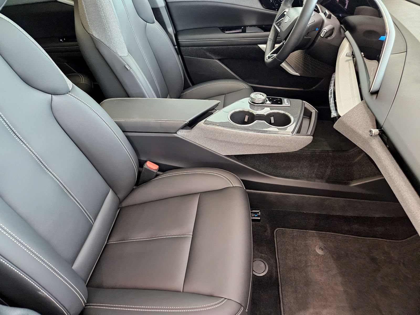 New 2026 Cadillac Optiq Luxury 1 AWD/4WD image 16