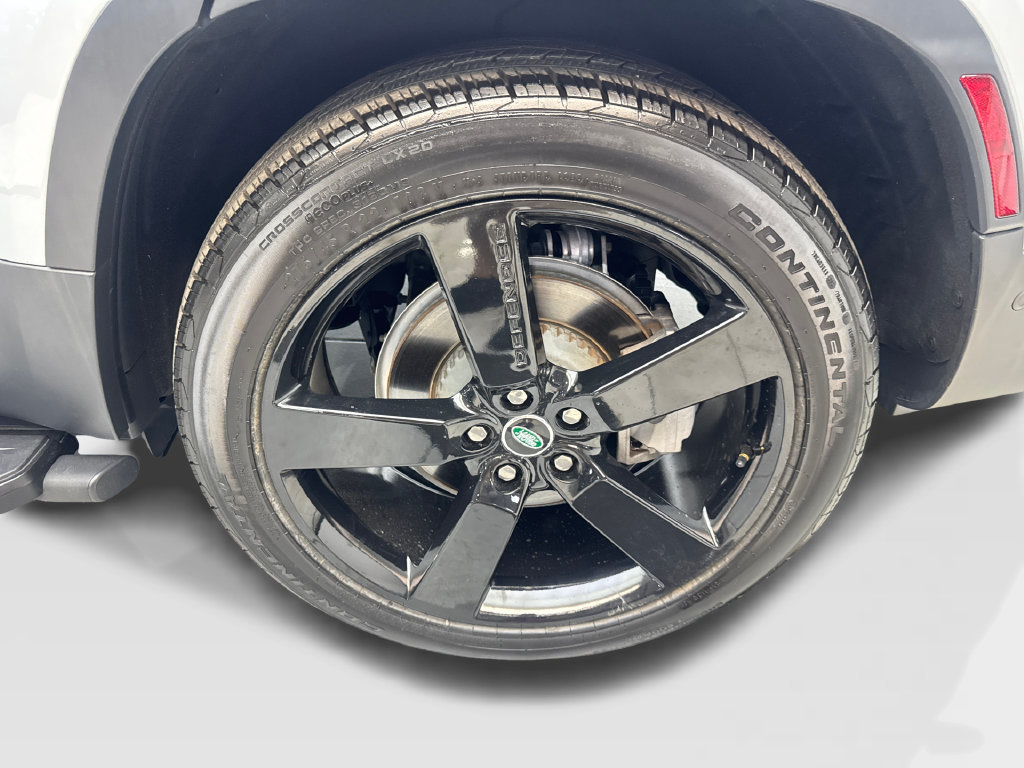 Used 2024 Land Rover Defender 130 S AWD/4WD image 88